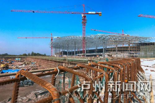 州云龍機(jī)場(chǎng)正全速推進(jìn)建設(shè)，確保7月1日前投入運(yùn)行。 瀘州日?qǐng)?bào)記者 牟科 攝3